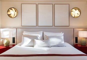 Deluxe Room, Pool View