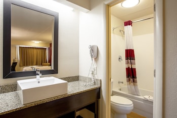 Premium Room, 1 King Bed (Upgraded Bedding & Snack, Smoke Free)