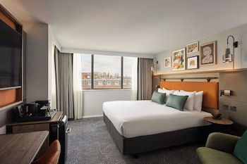 Premium Room, 1 King Bed, Corner