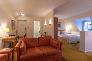 Executive Studio Suite