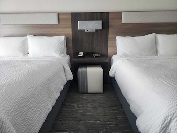 Standard Room, 2 Double Beds