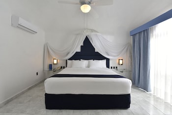 Honeymoon Suite with Jacuzzi
