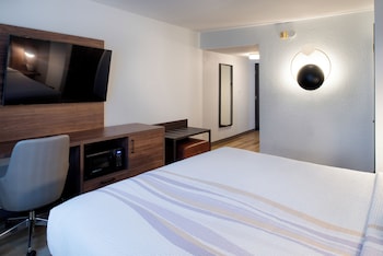 Room, 1 King Bed, Accessible, Non Smoking (Mobility Accessible)