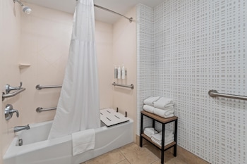 Room, 1 King Bed, Accessible