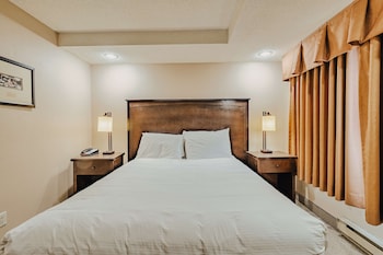 Family Suite, 2 Queen Beds, Non Smoking, Balcony