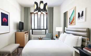 Deluxe Room, 1 Queen Bed, Accessible