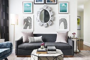 Suite (The Gallery)