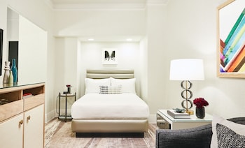 Deluxe Room (Full)