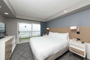 Suite, 1 King Bed, Accessible (Mobility & Hearing, Roll-in Shower)