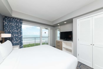 Room, 1 King Bed, Oceanfront