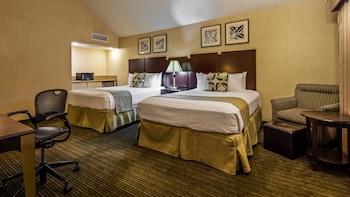 Standard Room, 2 Queen Beds, Accessible, Bathtub