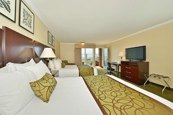 Standard Room, 2 Queen Beds, Accessible, Bathtub