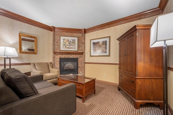 Suite, 1 King Bed, Non Smoking, Jetted Tub