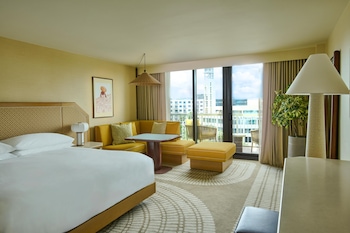 Room, 1 King Bed, Balcony