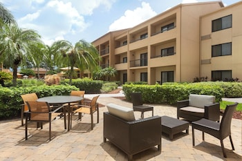 Room, 2 Queen Beds, Courtyard View