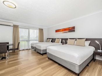 Family Room, Multiple Beds