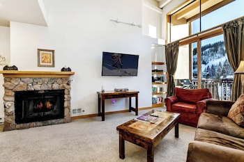 Condo, 3 Bedroom 2 Bathrooms (Gold)