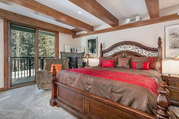 Condo, 3 Bedroom 2 Bathrooms (Platinum)