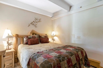 Condo, 1 Bedroom with King/Queen and Bunk Beds (Platinum)
