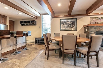 Condo, 3 Bedroom 2 Bathrooms (Platinum)
