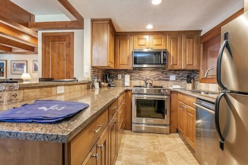 Condo, 3 Bedroom 2 Bathrooms (Platinum)