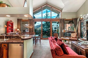 Condo, 3 Bedroom 3 Bathrooms (Platinum)