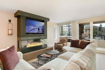 Condo, 2 Bedrooms 2 Bathrooms(Diamond 1000 Square Foot Condominium)