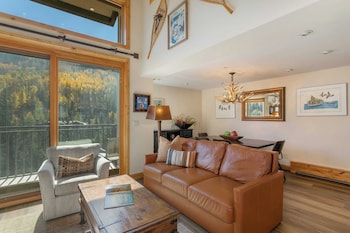 Condo, 3 Bedroom 3 Bathroom (Diamond)