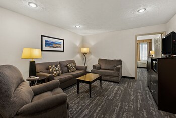 Suite, 1 King Bed, Non Smoking
