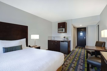 Superior Room, 1 Queen Bed, Non Smoking, Pool View