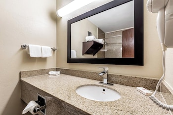 Premium Room, 1 King Bed (Upgraded Bedding & Snack, Smoke Free)