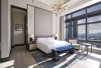 Suite (Ambassador)
