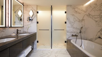 Suite (Prestige)