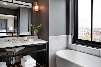 Suite, 1 King Bed