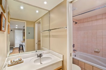 2 Bedroom Partial Ocean View Suite