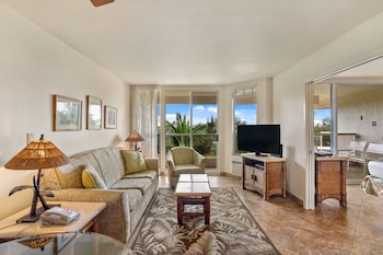 1 Bedroom Deluxe Partial Ocean View