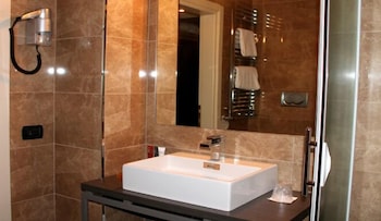 Classic Double Room Single Use, 1 Queen Bed