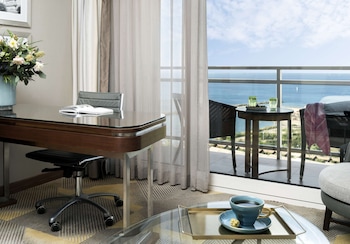 Studio City Executive Sea View Rooms