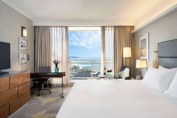 King Premium Deluxe Room with Sea View