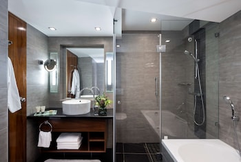 Plaza Executive Sea View Suite