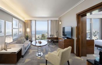 Plaza Executive Sea View Suite