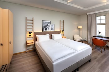 Superior Room, 1 King Bed