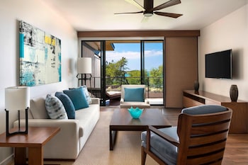 Na Hale Oceanfront 1 Bedroom Suite, Balcony