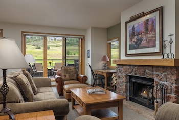 Condo, 2 Bedrooms (Villas 1524)