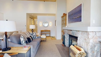 Condo, 2 Bedrooms (Villas 1536)