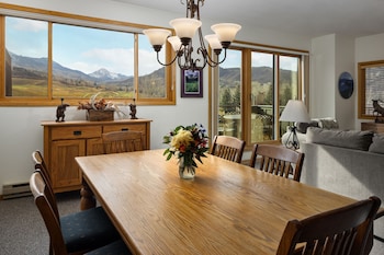 Condo, 2 Bedrooms (Villas 1625)