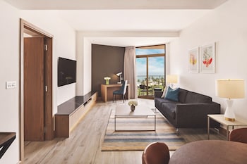 Sea View One Bedroom Suite, Peacock Lounge, Beach, Splash Park & Mall Shuttle