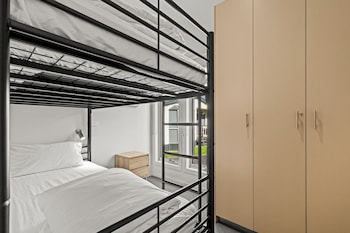 3 Bedroom Lonsdale Cabin