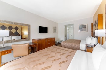 2 King Beds, Nonsmoking, Interior Corridor