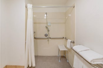 1 Queen Bed, Non Smoking, Exterior Corridor, Accessible Room, Bathtub